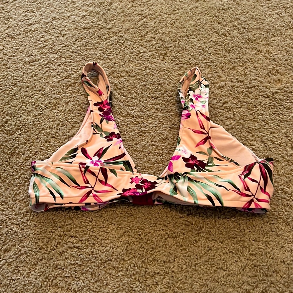 Mossimo XL - Picture 2 of 2